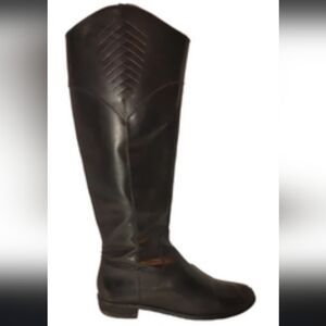Tahari RUPERT Black Leather Upper Shoes.New Condition